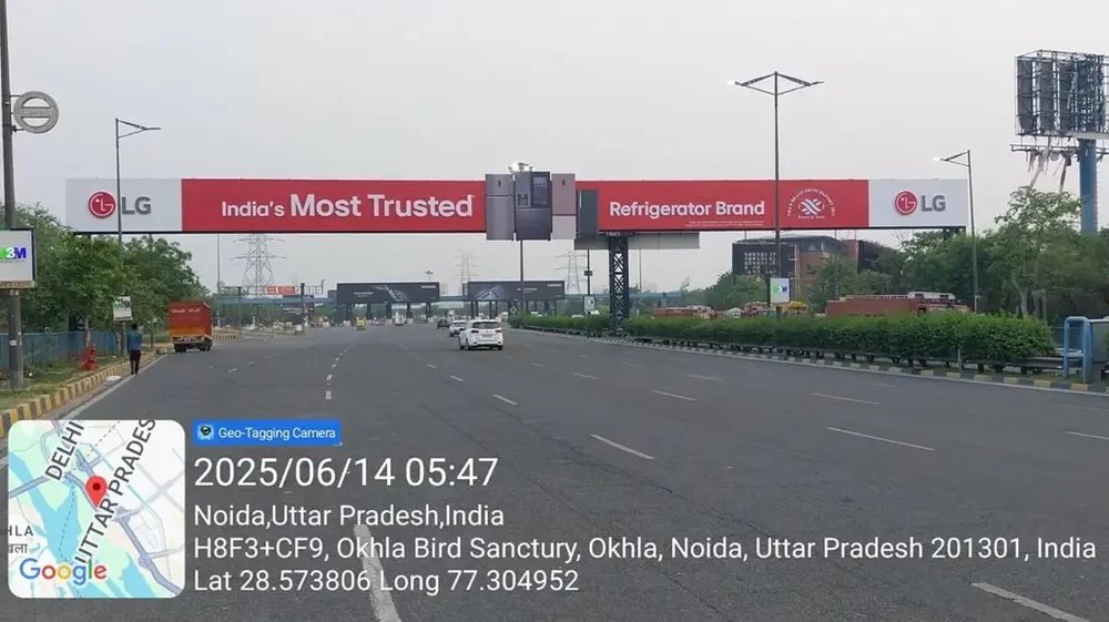 LG, Gantry hoarding, Noida Expressway