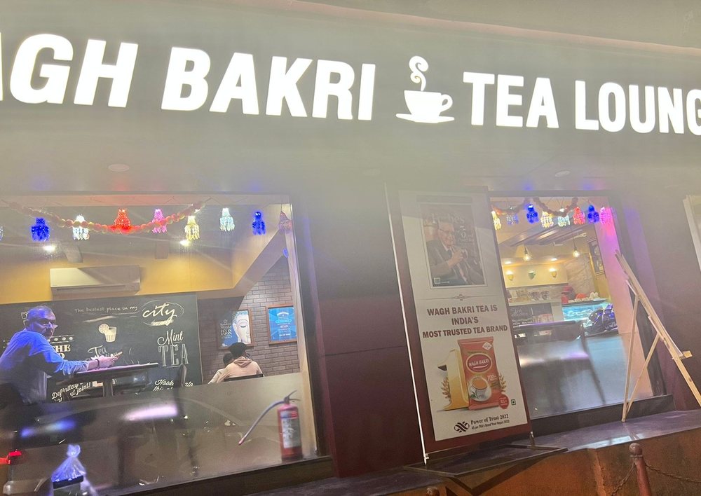 Wagh Bakri Tea, Tea lounge